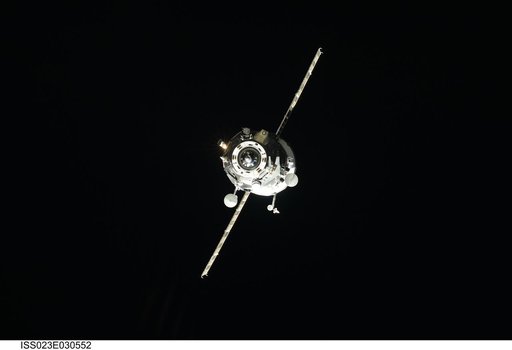 Progress 37P on approach to the ISS
