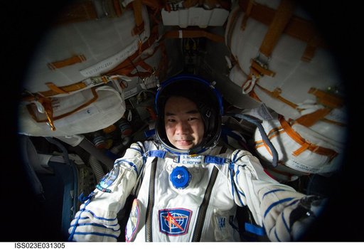 Noguchi in Soyuz TMA-17/21S during Sokol Suit Leak Check