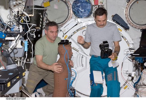 Skvortsov and Kornienko with Matroshka-2 Kibo Hardware