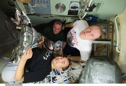 Creamer, Noguchi and Kotov in Soyuz TMA-17/21S