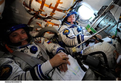 Soyuz TMA-19 Relocation OPS