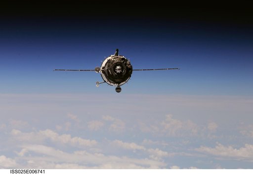 Soyuz TMA-01M/24S docking