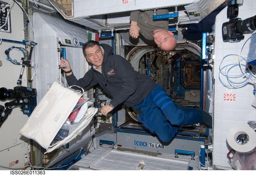 Kelly and Nespoli in the Node 2