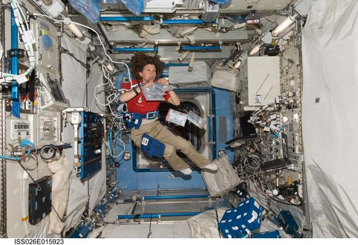 Coleman during ICV Assessment in the Kibo JPM during Expedition 26