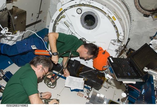 Nespoli and Kaleri during emergency scenario drill