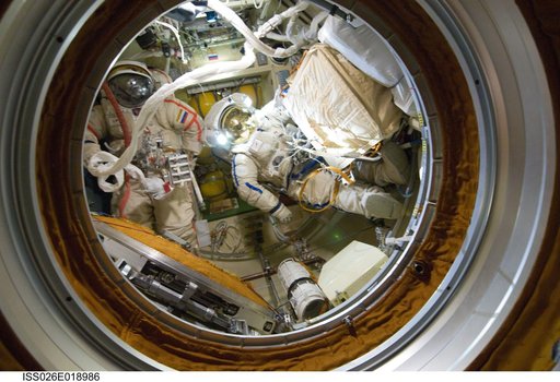 Kondratyev and Shripochka after EVA