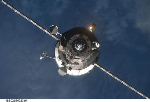 Progress 41 Resupply Vehicle approaches the ISS
