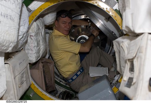 Nespoli removes docking mechanism to the ATV Hatch
