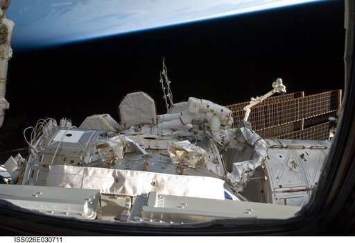 Bowen and Drew durring EVA 1