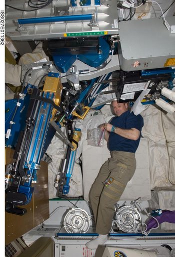 Garan works on the ARED in Node 3