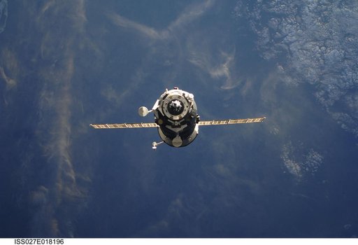 Progress 42P on approach to the ISS