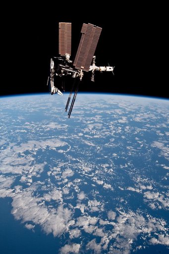 Soyuz flyaround imagery of STS-134 Endeavour docked to the ISS