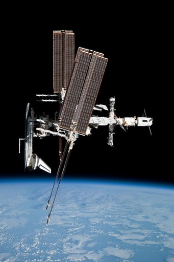 Soyuz flyaround imagery of STS-134 Endeavour docked to the ISS