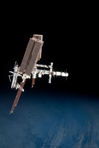 Soyuz flyaround imagery of STS-134 Endeavour docked to the ISS