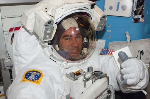 View of STS-134 MS Chamitoff preparing for EVA-4