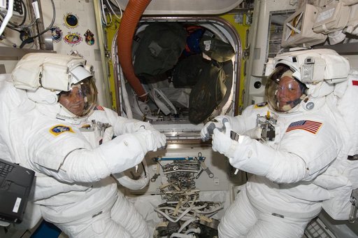 Expedition 28 Crew Members participate in EVA Dry Run