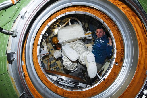 Pressurized Orlan Suit Translation Training