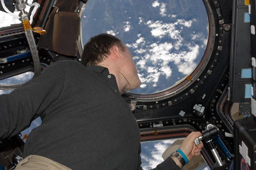 iss028e048060
