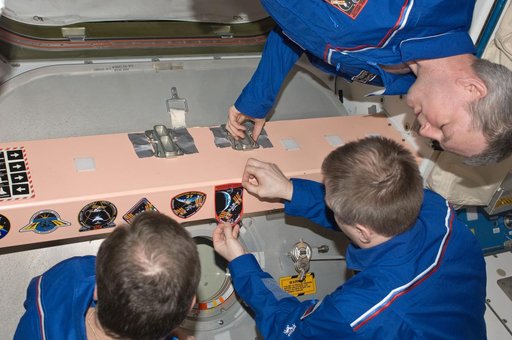 iss028e049090