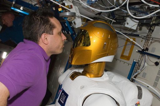 Shkaplerov during checkout and activities session of Robonaut 2