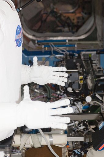 Robonaut 2 hands during a checkout and activities session