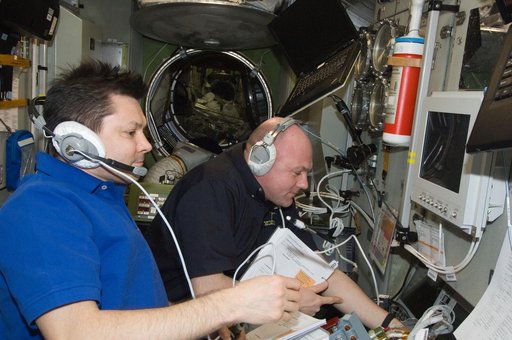 Kuipers and Kononenko during ATV Approach and Docking