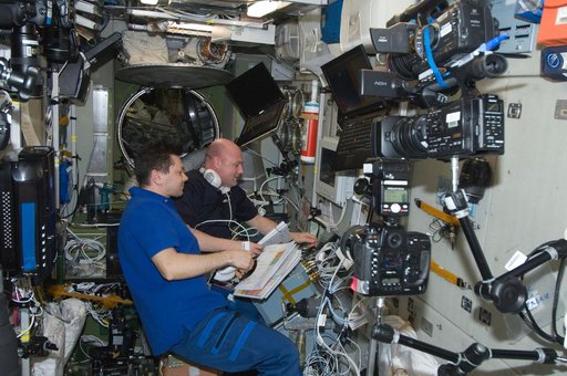 Kuipers and Kononenko during ATV Approach and Docking