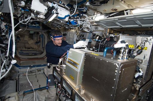 Burbank works on the CIR in the U.S. Laboratory