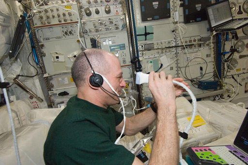 Pettit performs Ultrasound Eye Imaging