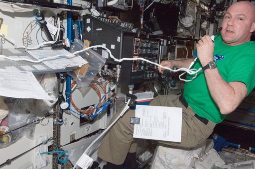 iss030e250643