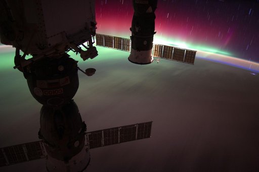 Earth and Airglow Observations taken by the Expedition 31 Crew
