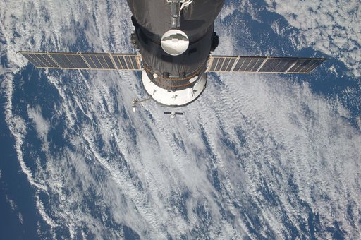 Dragon Spacecraft Approaches ISS