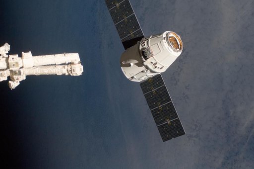 Dragon Spacecraft Approaches ISS for Grapple