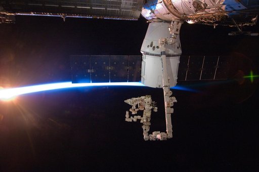 Dragon Spacecraft, SSRMS and Dextre