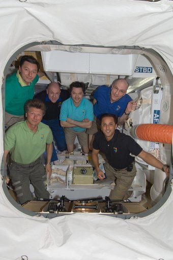Expedition 31 Crew Portrait in Dragon