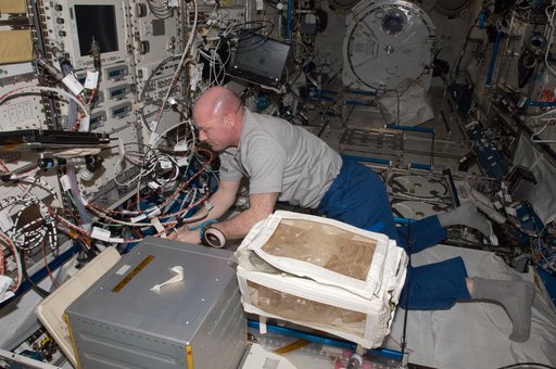 Kuipers conducts Ryutai Rack Tilt Preparation