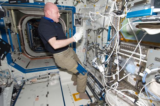 iss031e143832