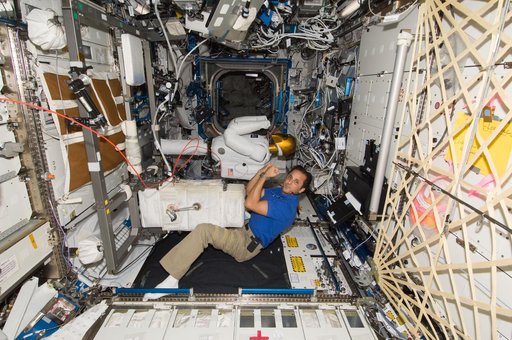 iss031e146487
