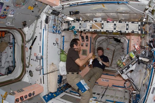 Expedition 32 crew in Node 1