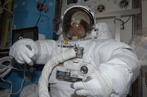 Hoshide in airlock
