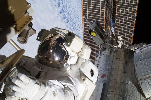 iss032e025177