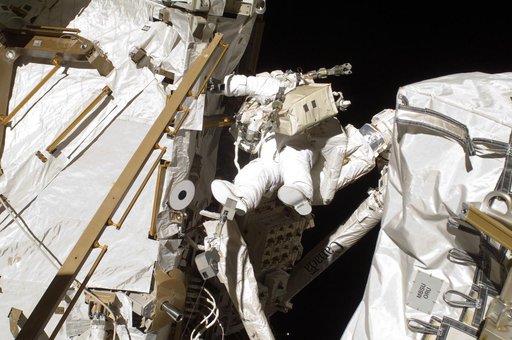 iss032e025215