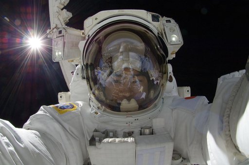iss032e025256