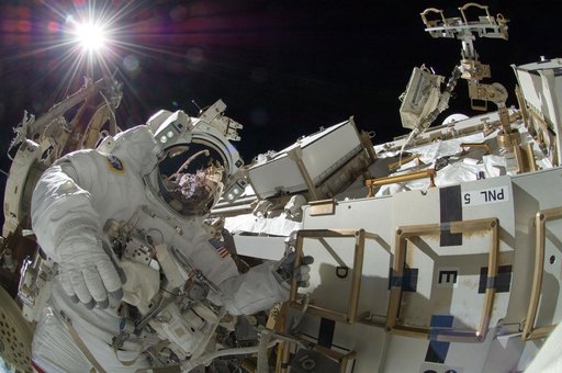 iss032e025272