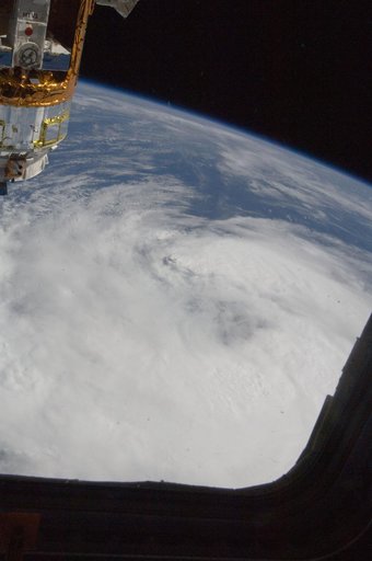 iss032e025603