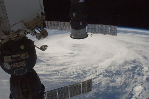 iss032e025610