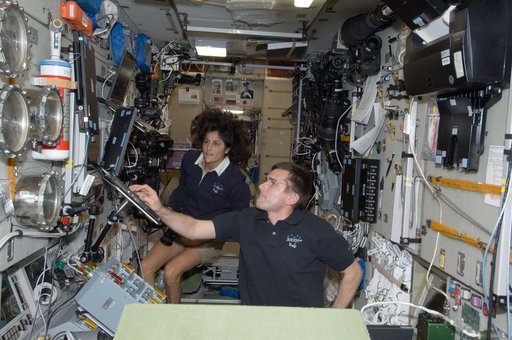 iss032e026853