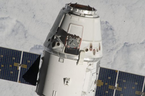 Approach  of the SpaceX Dragon Commercial cargo craft