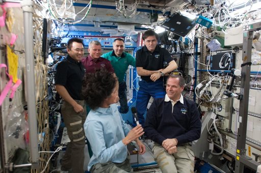 Changing-of-Command from Expedition 33 to Expedition 34
