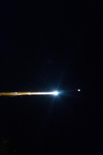 Soyuz TMA-05M beginning to re-enter the Earth's atmosphere